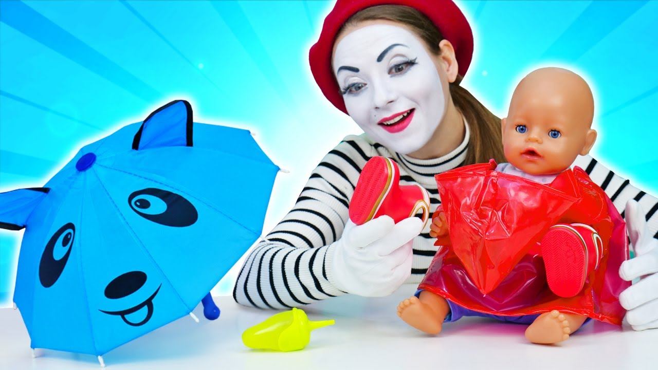 Весёлые игры куклы - БЕБИ БОН собирается гулять! Одежда для куклы Baby Born! - Смешные видео онлайн смотреть онлайн