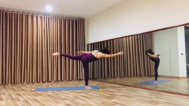 Yoga Inside Flow - Beautiful In White - Kim Tuyến