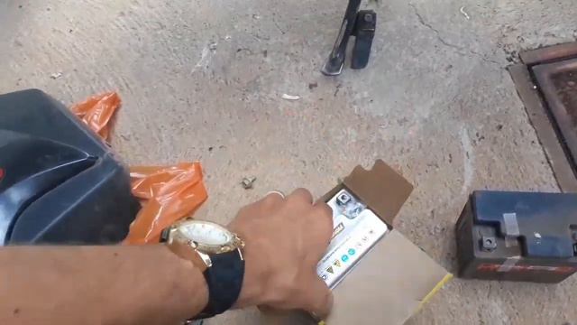 COMO TROCAR BATERIA DA MOTO (CG.125,150) #ALEXANDRE_MOTOVLOG смотреть онлайн