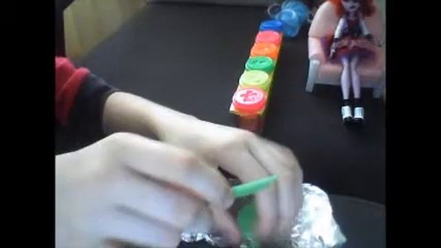 Лепим из моделина пирог для Монстр хай. смотреть онлайн