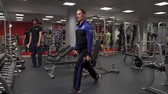 Сплит-приседания с гантелями смотреть онлайн