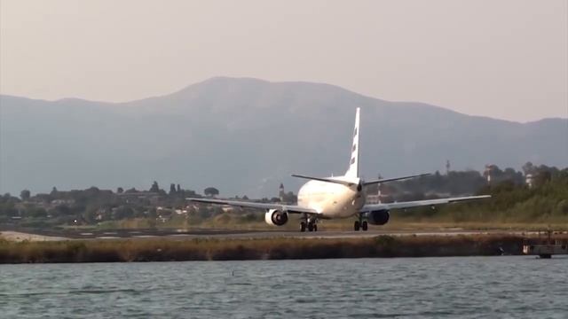Летний споттинг остров Корфу, Греция Airbus A320, Boeing 737 и другие гости Керкиры #греция смотреть онлайн