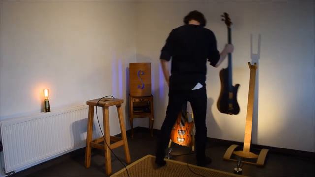Safran fretless bass смотреть онлайн