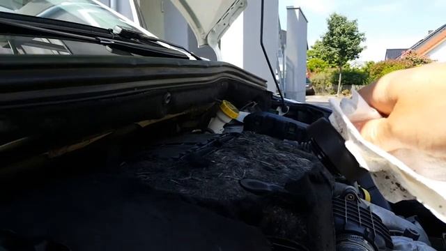 Peugeot 208 1.6 EHDI, 2013 осмотр на предмет выявления Картерных газов.