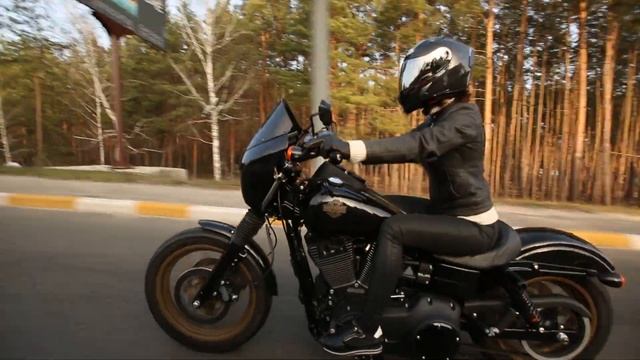 DYNA LOW RIDER S VS SOFTAIL LOW RIDER S смотреть онлайн