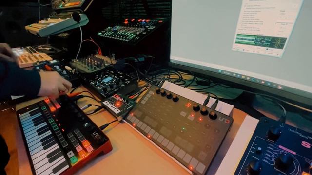 Dub Techno Jam | Uno Synth Pro | Microfreak | Model Samples | Korg NTS-1 смотреть онлайн