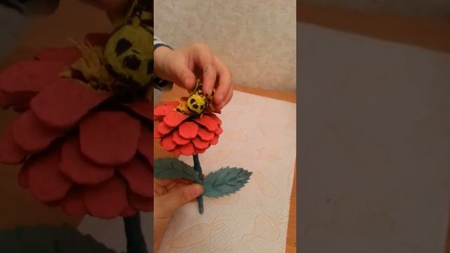 Поделки из шишек. Цветок смотреть онлайн