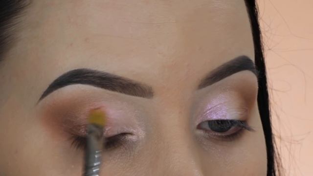 5 MINUTE Soft Eye Makeup Tutorial смотреть онлайн