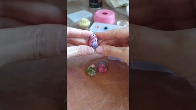 Кулоны из смолы в технике Петри смотреть онлайн