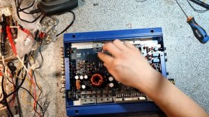 Усилитель Blaupunkt gta 470 4х канальный автомобильный усилитель, обзор, ремонт.