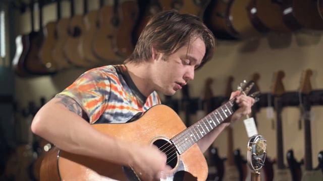 Billy Strings - "Lost John" (played on a 1956 Martin D-21) смотреть онлайн
