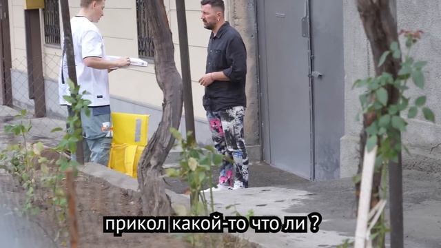 ГИТАРИСТ довел ГОЛОДНУЮ ДЕВУШКУ до ИСТЕРИКИ смотреть онлайн