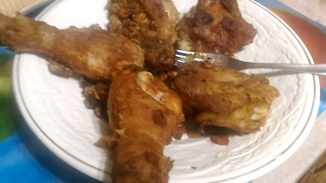 Курица жареная по рецепту oblomoff. Маринад: соевый соус и чеснок. смотреть онлайн