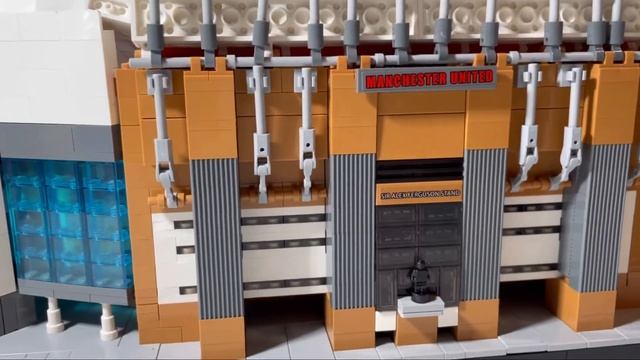 Набор #Lego “Стадион Manchester United”. смотреть онлайн
