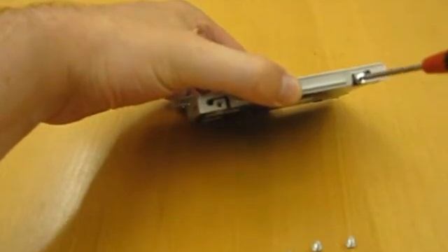 Tecra M11: Замена жесткого диска