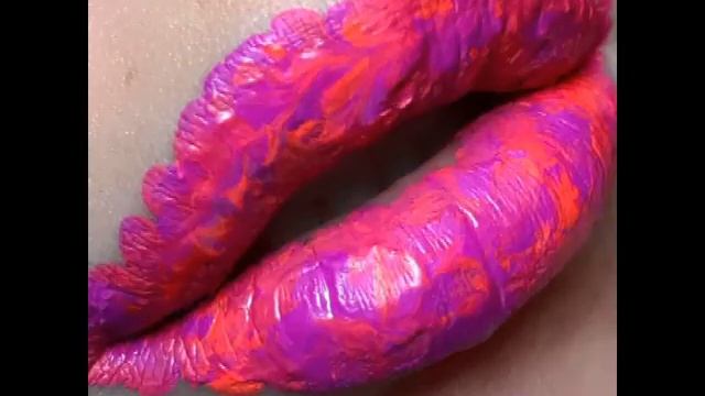 Новый бьюти-тренд покоряет Instagram: "мраморные" губы смотреть онлайн