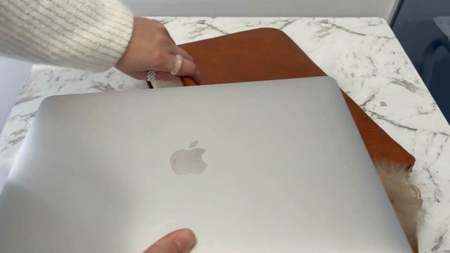 Macbook Pro M1 Chip 2021 Unboxing + ACCESSORIES ♡ 13-inch in SILVER смотреть онлайн