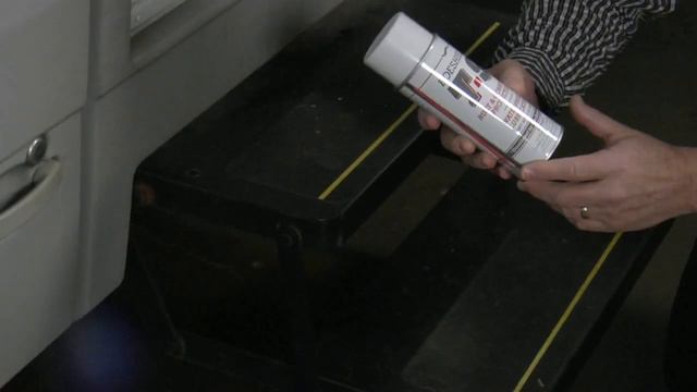 Squeaky RV steps? Give 'em a squirt! смотреть онлайн