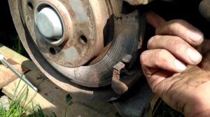 Ситроен С4, Пежо 308, замена задних тормозных колодок