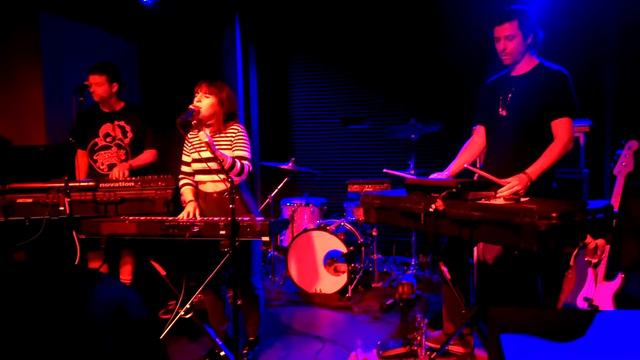 Nite Jewel - Boo Hoo (live) смотреть онлайн