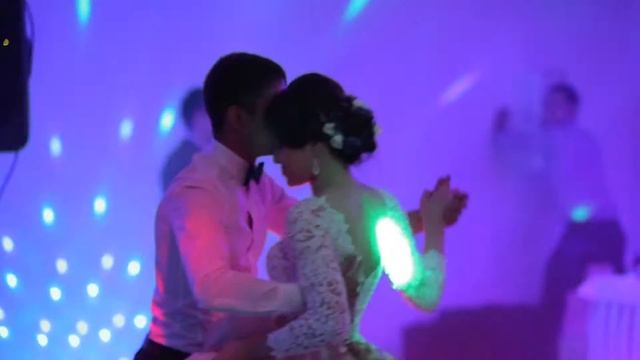 Эмиль и Эльмира: первый танец "Хаман яратам" 8.10.2016 смотреть онлайн