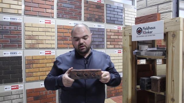 Как правильно пилить кирпич ручной формовки_ Никак! СтройЛикБез. Выпуск 14. смотреть онлайн