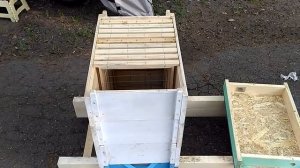 Рогатый улей на украинскую узко-высокую рамку