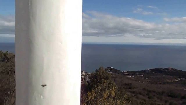 Ялта. вид из беседки за Ялтой. купи недвижимость в Ялте смотреть онлайн