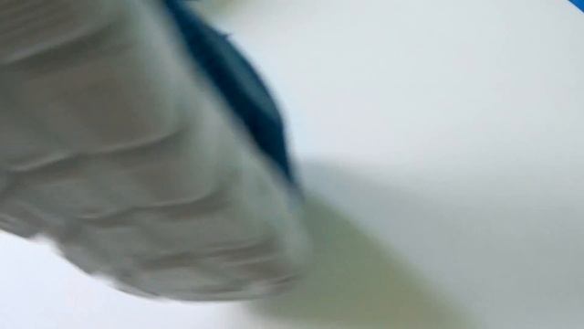 ВОНЮЧИЕ КРОССОВКИ ИЗ КИТАЯ смотреть онлайн