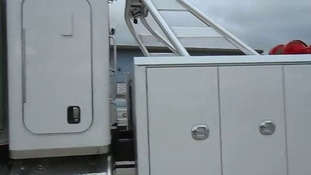 2008 Peterbilt 388 with NEW 2014 Century 5130 смотреть онлайн