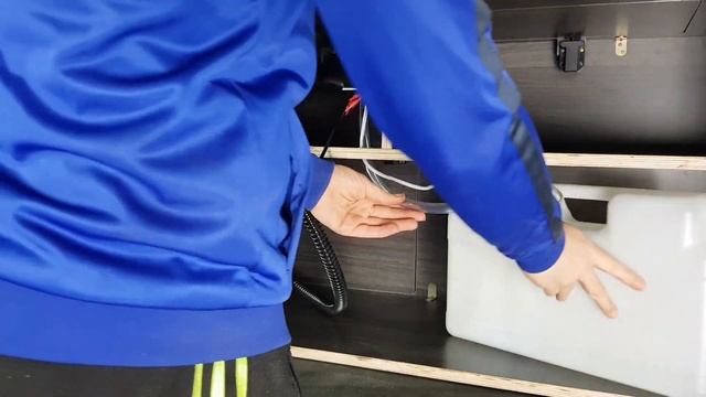 Fabricación De KIT CAMPER VW Multivan Y California Beach | Mueble Auxiliar Fregadero/cama Furgoneta