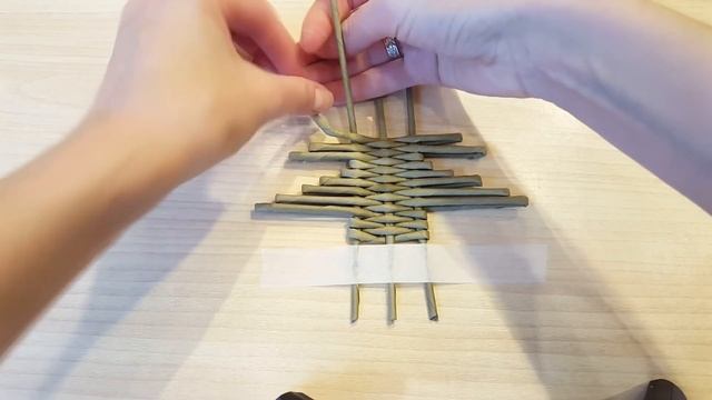 Новогодняя ЁЛОЧКА 1 из газетных трубочек! DIY смотреть онлайн