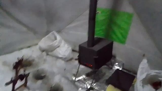 Рыбаки тестируют топливные брикеты от 45й РыбаК смотреть онлайн