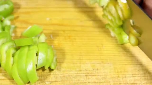 Простой способ приготовить горячую очень и очень вкусную лапшу | Qaynoq lapsha pishirish смотреть онлайн