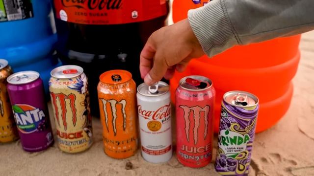 EXPERIMENT: Big Toothpaste Eruption From Giant Coca-Cola Rocket, Mtn Dew, Fanta, Cola And Mentos