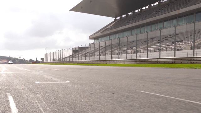 2017 Mercedes-AMG GT R смотреть онлайн