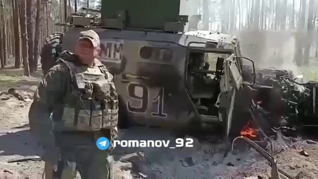 Тигр после наезда на противотанковую мину. Все ребята, кто был внутри, живы и здоровы..mp4 смотреть онлайн