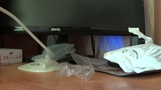 Миништатив и зарядник с 2 Usb в прикуриватель