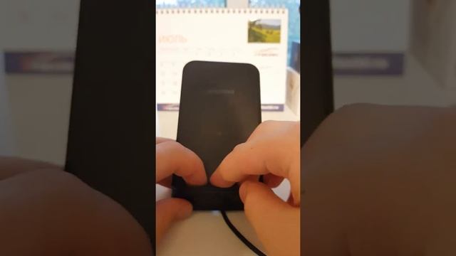 обзор беспроводной зарядки Samsung смотреть онлайн