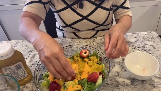 HOW TO MAKE MY STRAWBERRIES & GRAPES SALAD RECIPE смотреть онлайн