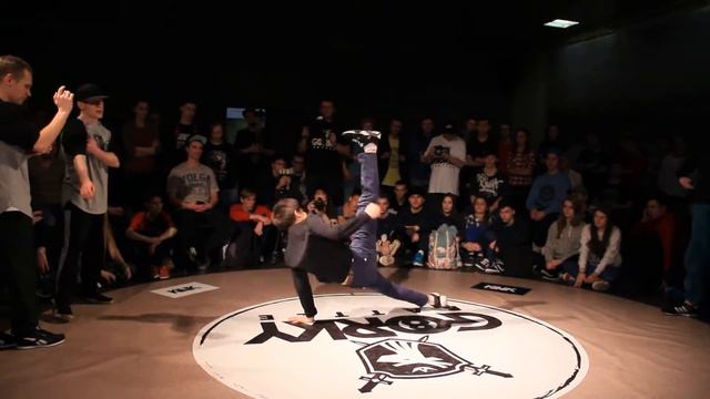 YouRun & Гадкий VS Полетай со мной |1/8| Горький Баттл 8 - Традиция| 2016 смотреть онлайн