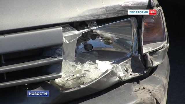 Не уступил дорогу – собрал 4 авто на перекрестке смотреть онлайн