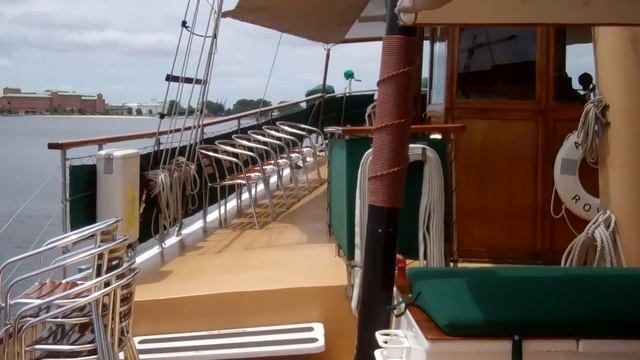 American Rover Top Deck Tour смотреть онлайн