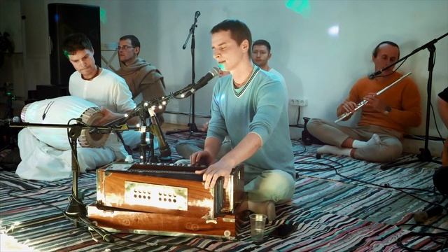 Kirtan. Yoga Zvuka. Maha Mantra Hare Krishna! Moscow 20.09.19 смотреть онлайн