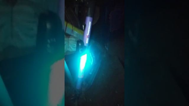 "П"- припарковал как бы?Кто-то поставил электросамокат у помойки. СВАО, Свиблово, 22.04.2023 смотреть онлайн