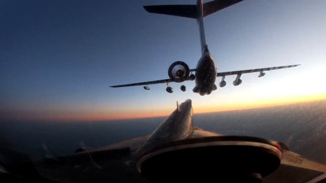 Eurofighter Typhoon ВВС Англии сопроводили российские Ту-95 над Атлантикой смотреть онлайн