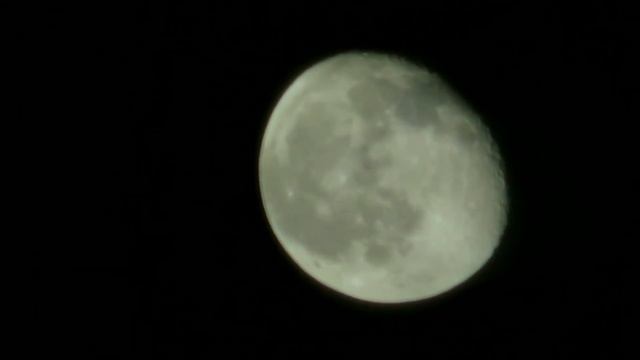 Луна наводит грусть смотреть онлайн