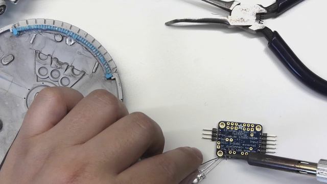 Customized YT 1300 04 - Engine LEDs смотреть онлайн