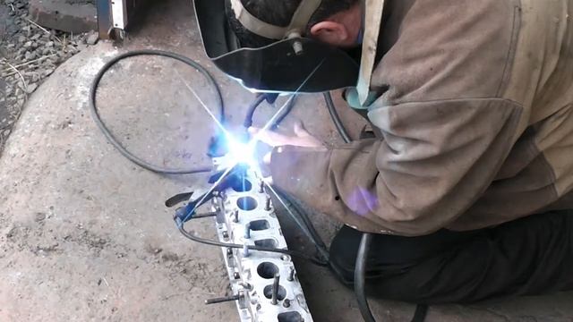 Как выкрутить обломанную шпильку на ГБЦ смотреть онлайн