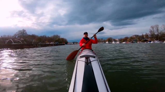 Warmup glide | Aquarius Sea Ghost kayak смотреть онлайн